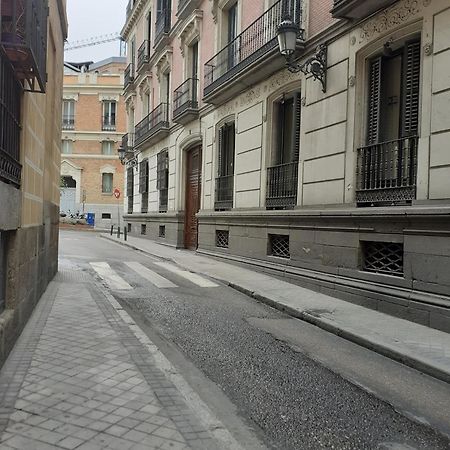 Acogedor Apartamento Entre Sol Gran Via Y Palacio Madrid Kültér fotó